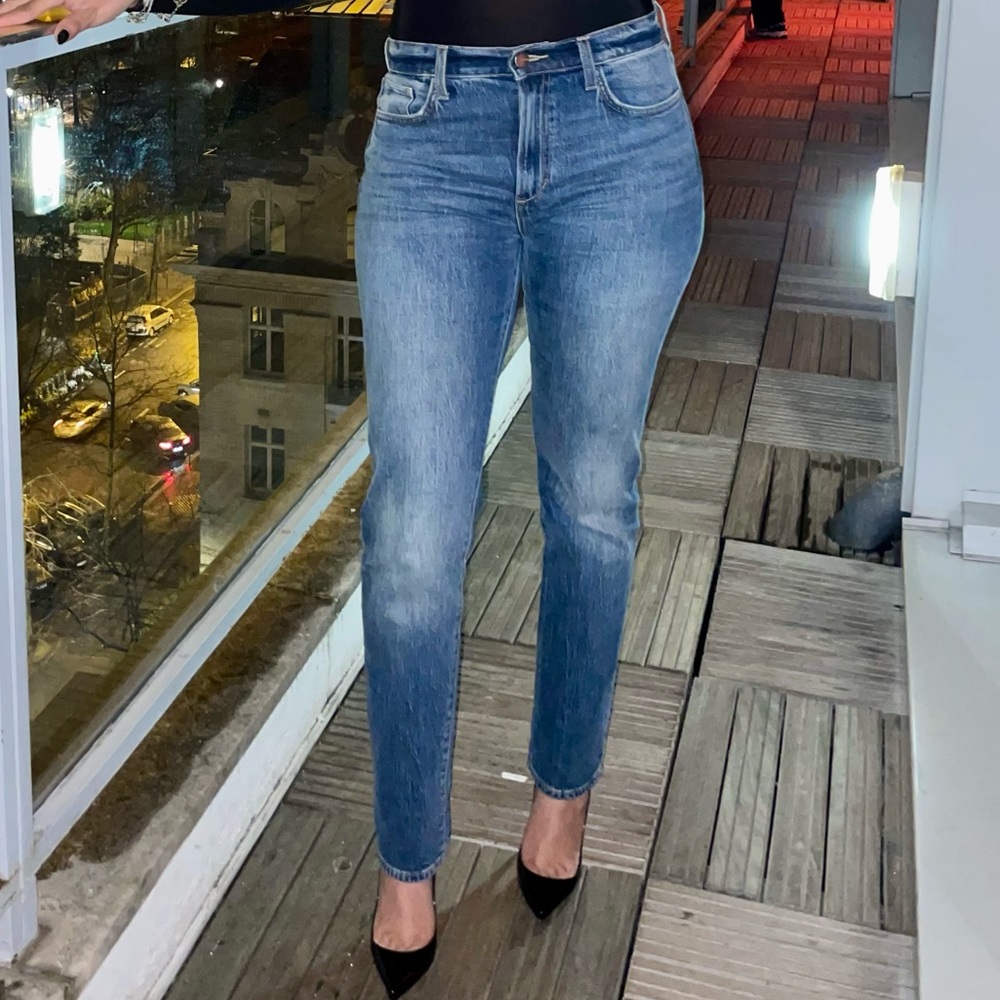 Joe’s Jeans Classic Straight Leg Denim | Size 28